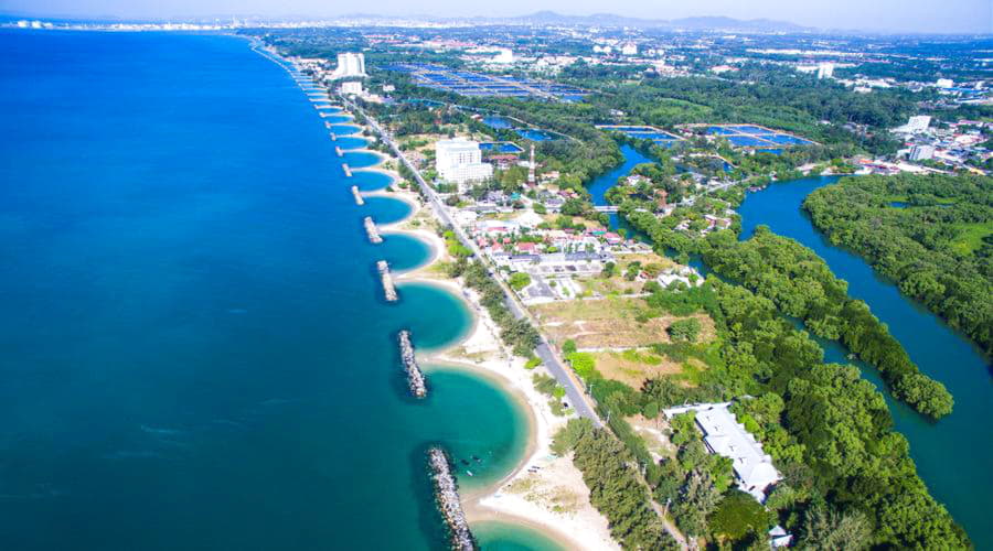 We offer a diverse selection of car rental options in Rayong.